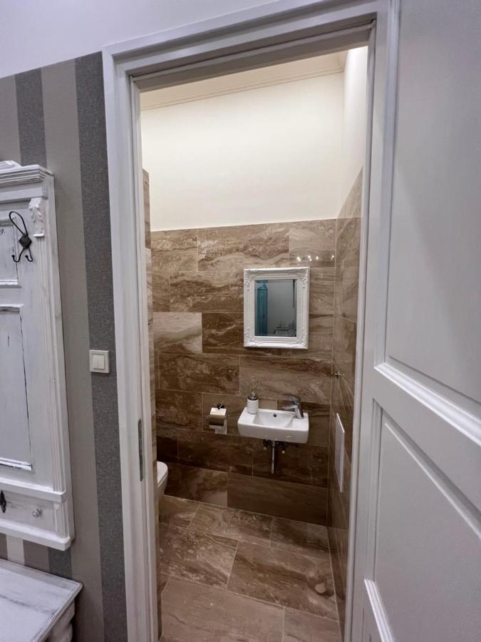 Kalitka Apartman Еґер Екстер'єр фото